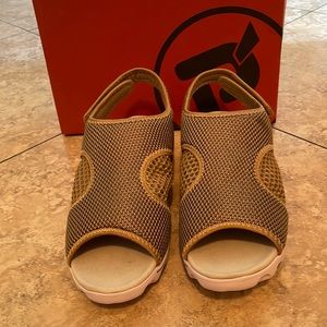 Propet Women’s Shoes Active Sandals Size 12 NEW!!!